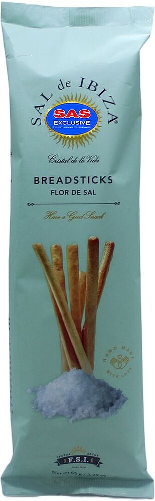 Breadsticks with salt 
