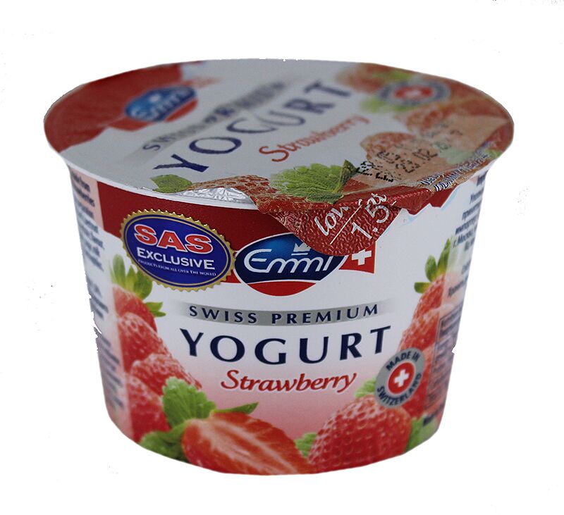 Yogurt with  srtawberry 