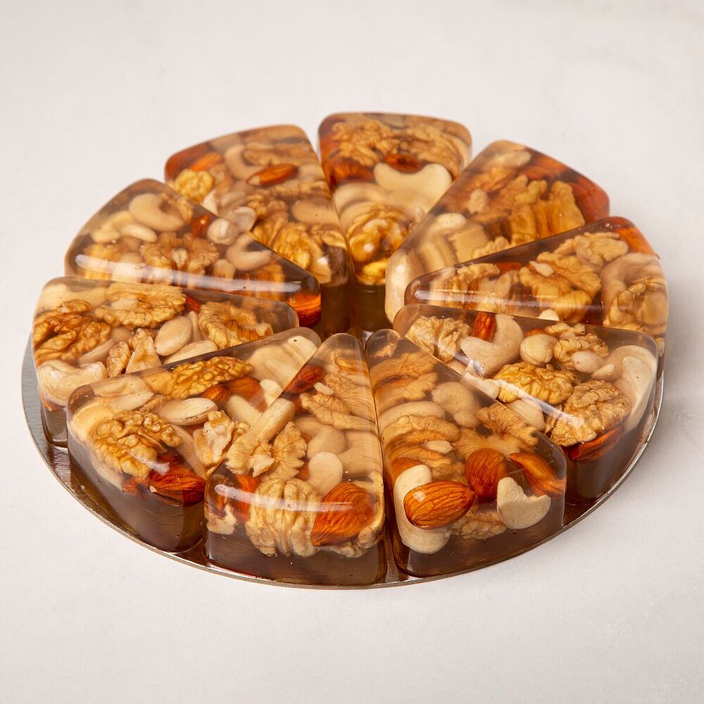 Jelly with nuts 
