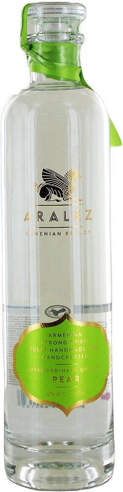 Крепкий алкогольный грушевый напиток "Аралез" 0.7л