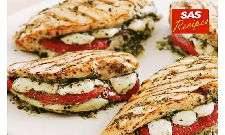 Куриная грудка фаршированная соусом Песто