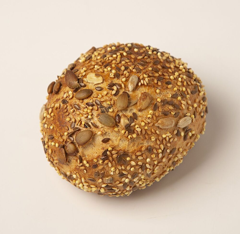 Round bread with seeds 