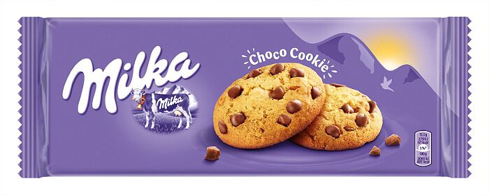 Cookies with chocolate pieces 