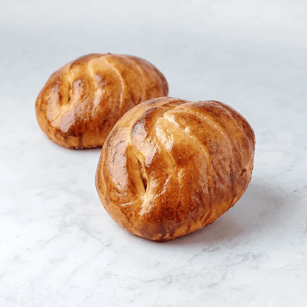 Buns with apple filling