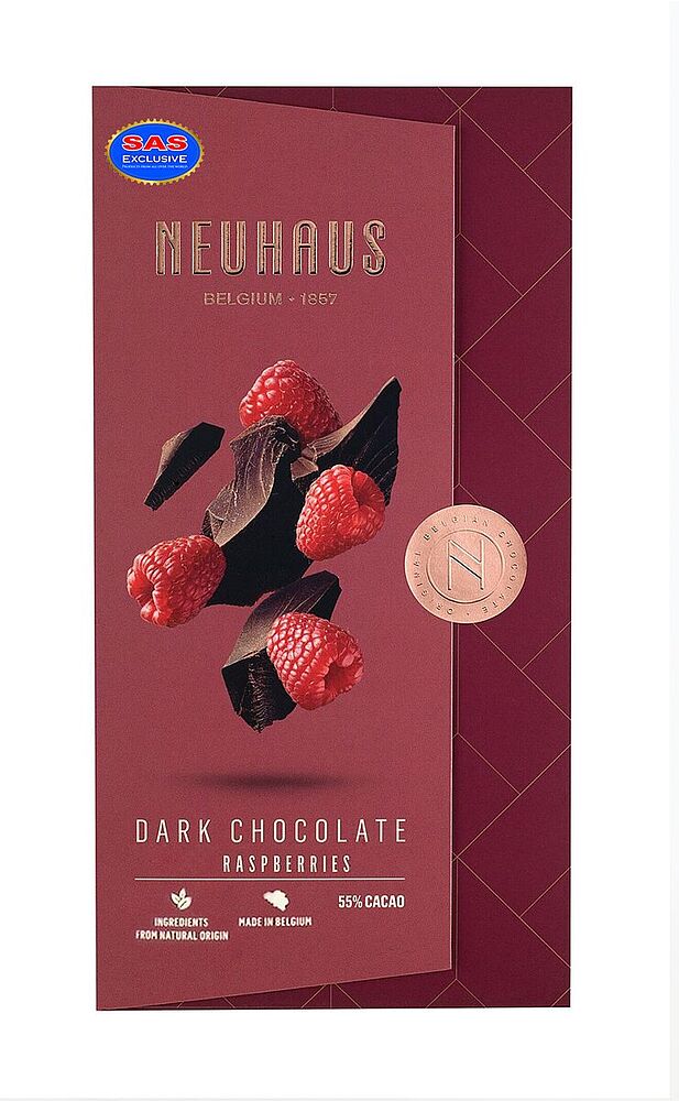 Dark chocolate bar with raspberry 