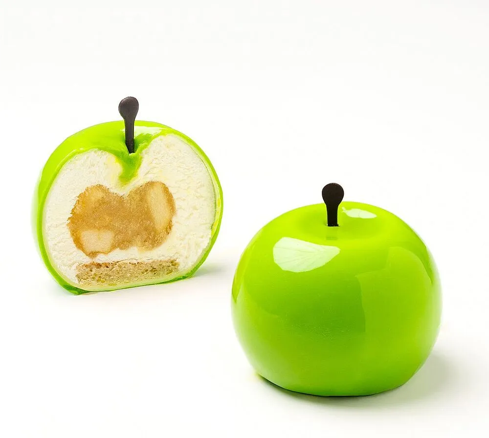 Pastry "SAS Sweet Apple"
